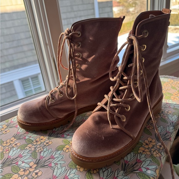 Stuart Weitzman Pink/Mauve Velvet and Leather Combat boot size 8 - Picture 13 of 16